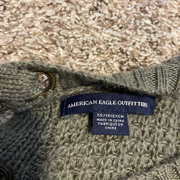 American Eagle sweater - Picture 2 of 3